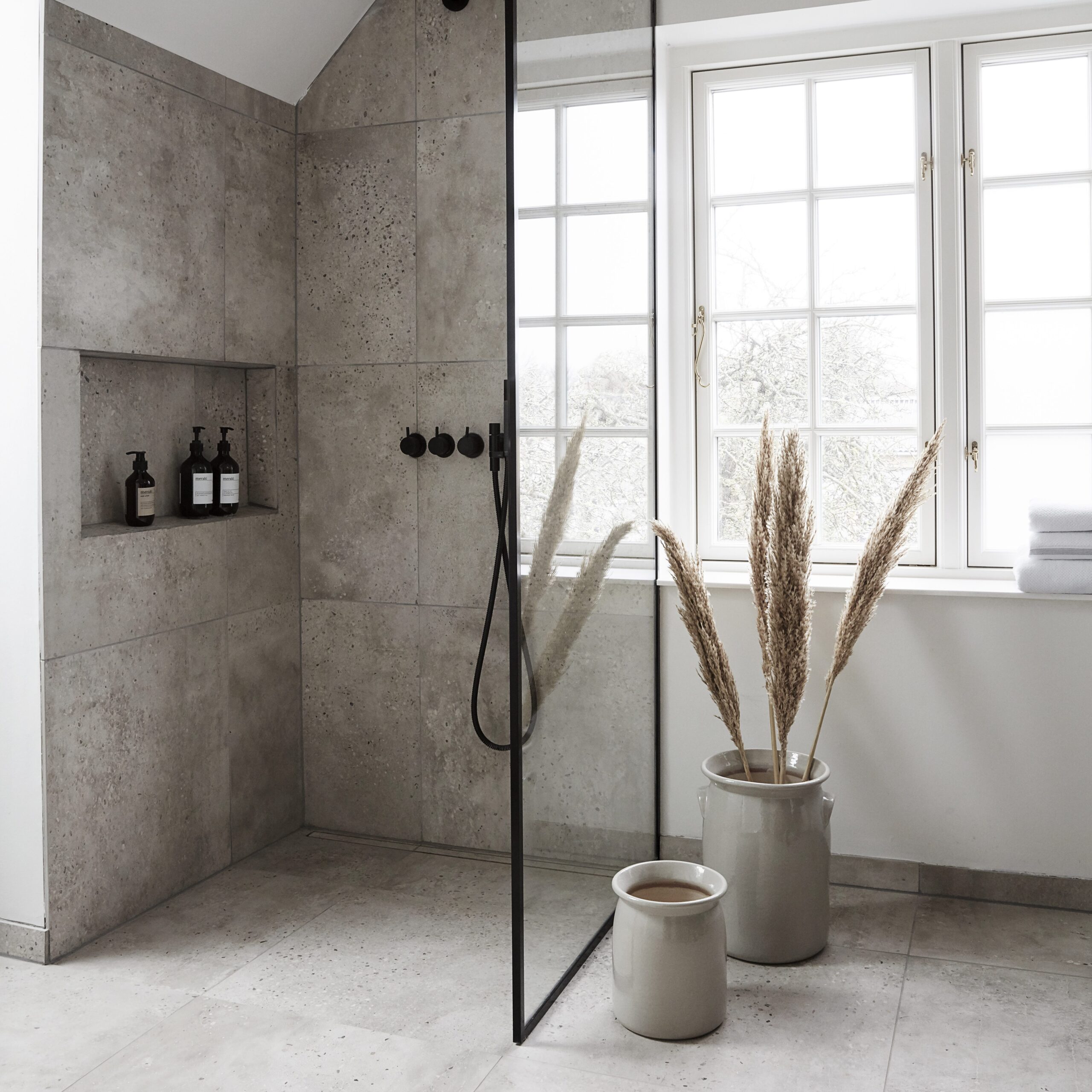Vonios kambario interjeras, skandinaviškas minimalizmas