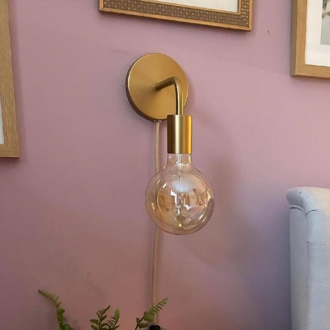 Lubų dangtelis metalinis ø12 cm, žalvario matinis, 1 centrinė ir 2 šoninės angos