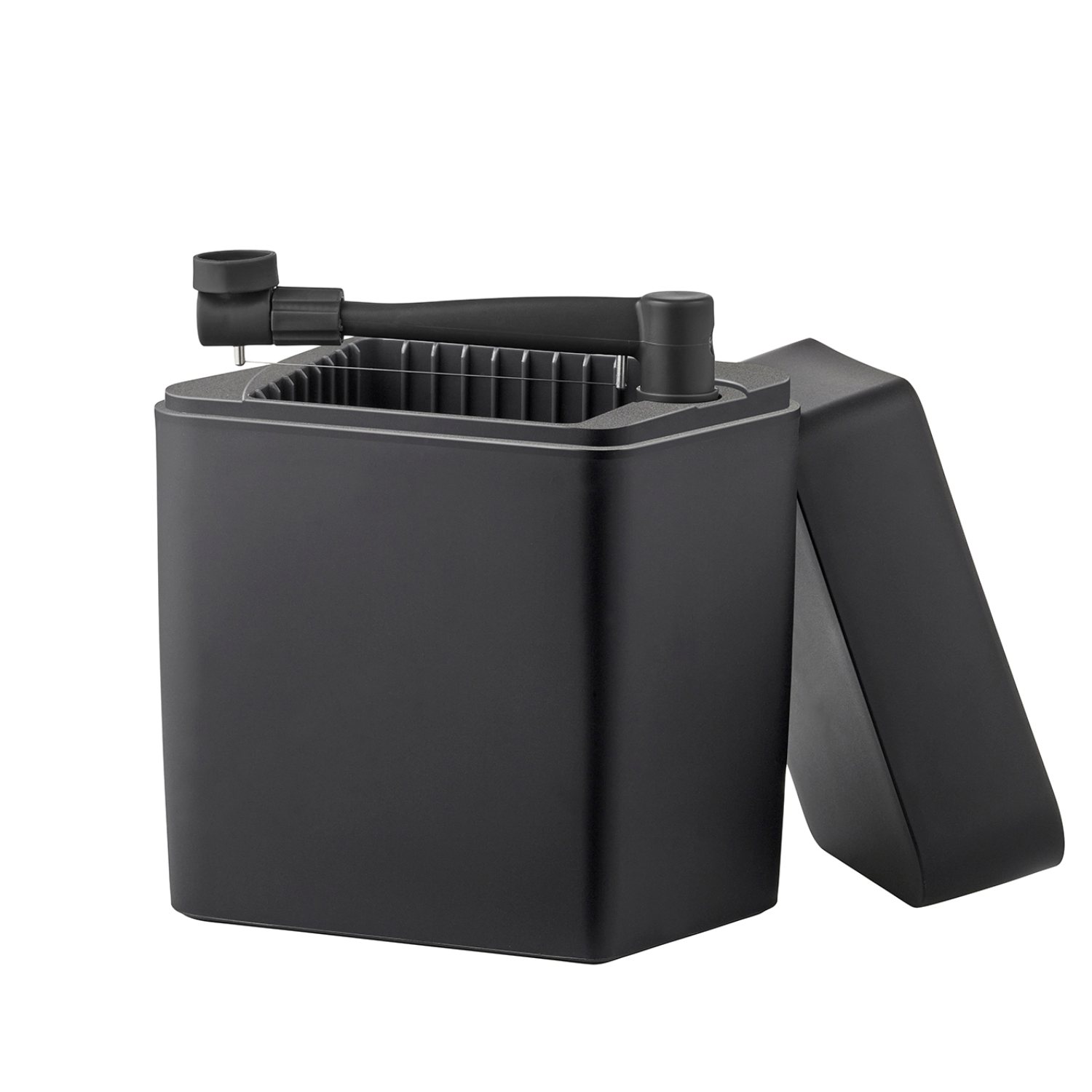 Dezute suriui rosti juoda atidaryta Sūrio dėžutė su pjaustykle Rosti juoda, atidaryta