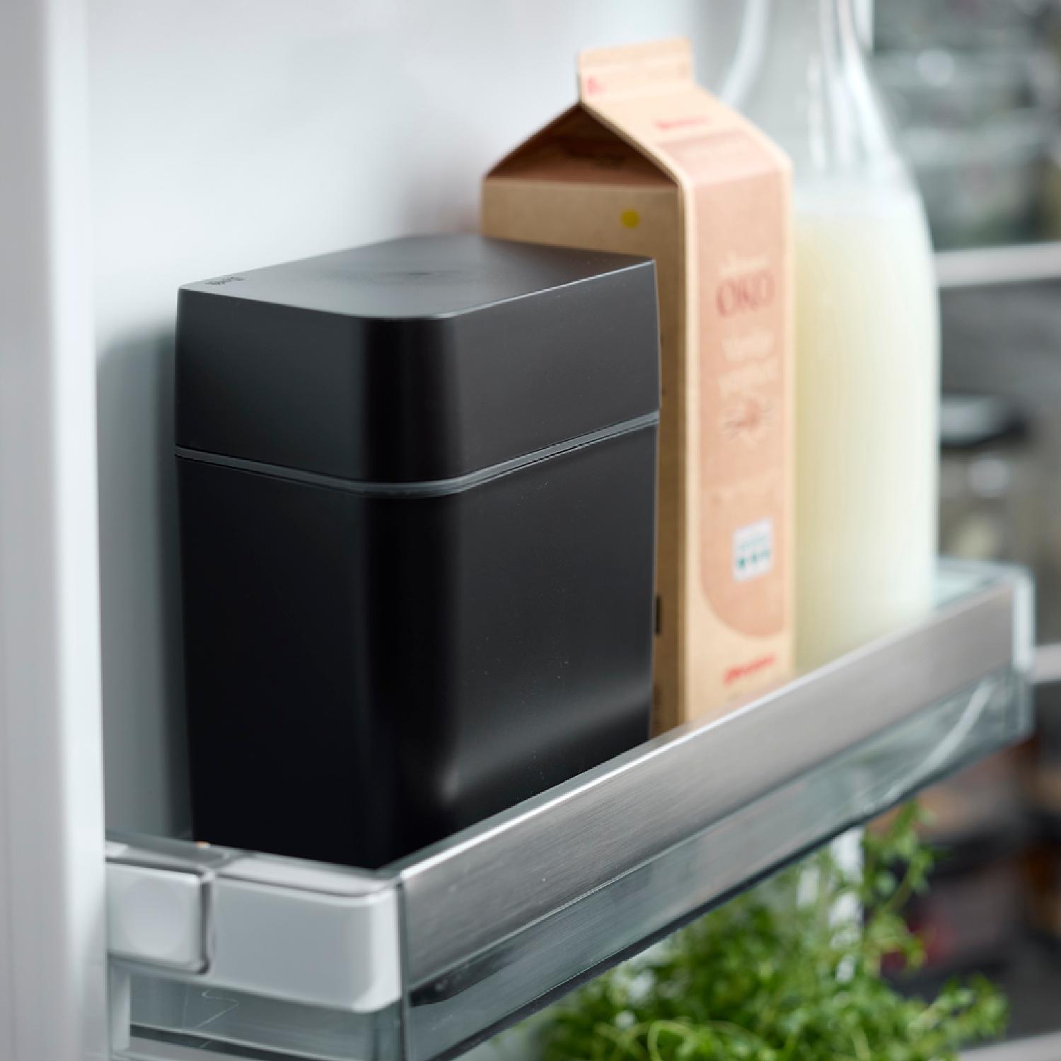 Dezute suriui rosti juoda saldytuve Sūrio dėžutė su pjaustykle Rosti juoda, šaldytuve