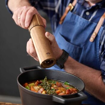 Pipirų malūnėlis Holm, gaminant