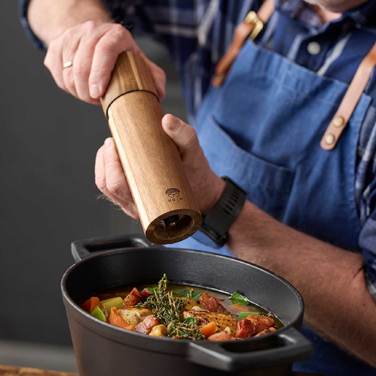 Pipiru malunelis holm, gaminant Pipirų malūnėlis Holm, gaminant